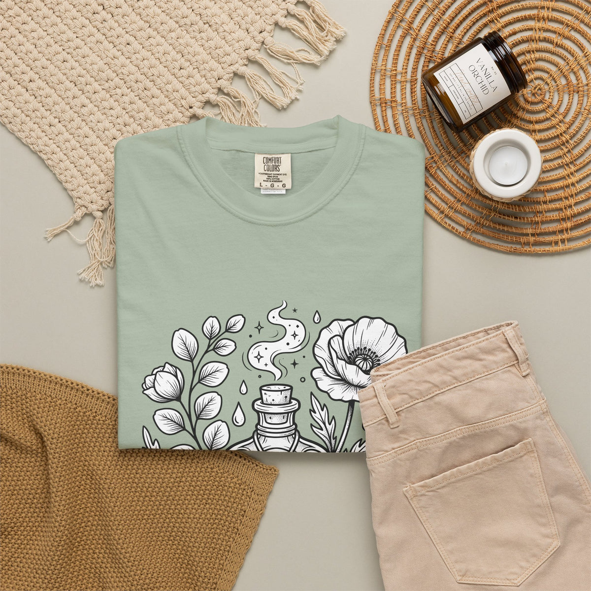 Magic Bottle T-Shirt Halloween Spells Gift Women Sketch T-Shirt Genie Bottle T-Shirt Horror Fan Mystic Drawing Graphic Retro Flower T-Shirt