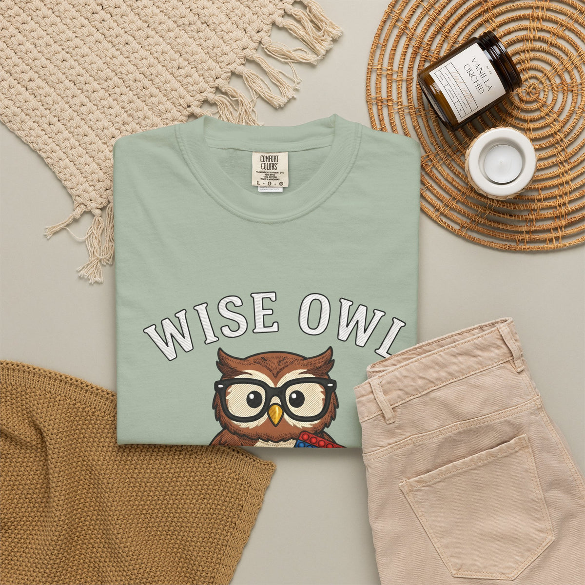 Owl Glasses T-Shirt Teachers Education Gift Women Cartoon T-Shirt Spectacles T-Shirt Educator Enthusiast Comic T-Shirt Learning Graphic Vintage