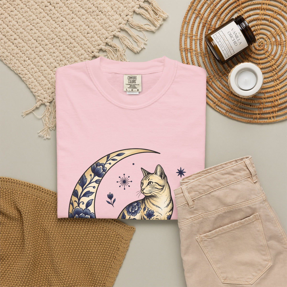 Flower Kitty T-Shirt Cat Astrology Gift Women Hippie T-Shirt Kitty Cat T-Shirt Cat Fan Zodiac Graphic T-Shirt Retro Half Moon T-Shirt