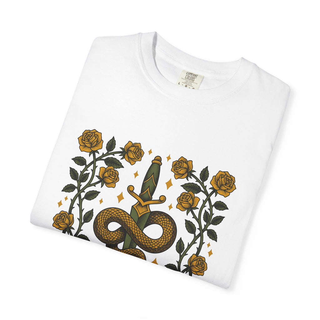 Viper Blade Boho Chic Dark Gift Neo Traditional Knife Hippie Fan Tattooed Old School T-Shirt