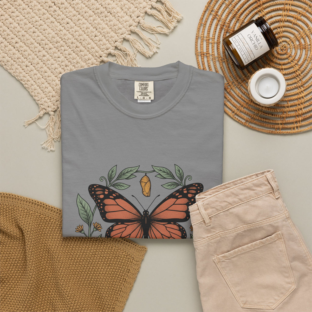 Monarch Moth Butterfly Outdoors Gift Floral Moth Butterfly Fan Botanical Nature Retro Meadow T-Shirt