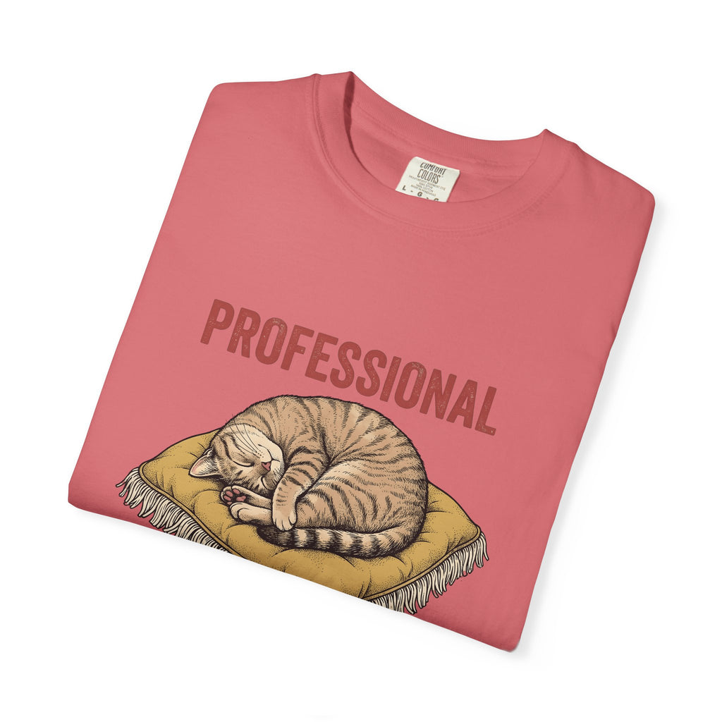 Resting Cat T-Shirt Cat Comedy Gift Women Classic T-Shirt Kitten T-Shirt Feline Fan Cat T-Shirt Humor Graphic Doodle Headrest T-Shirt
