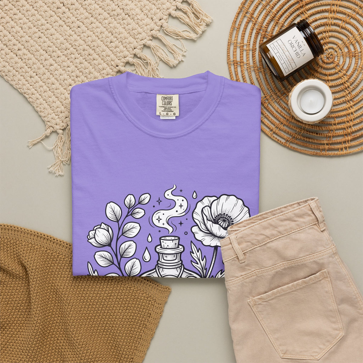 Magic Bottle T-Shirt Halloween Spells Gift Women Sketch T-Shirt Genie Bottle T-Shirt Horror Fan Mystic Drawing Graphic Retro Flower T-Shirt
