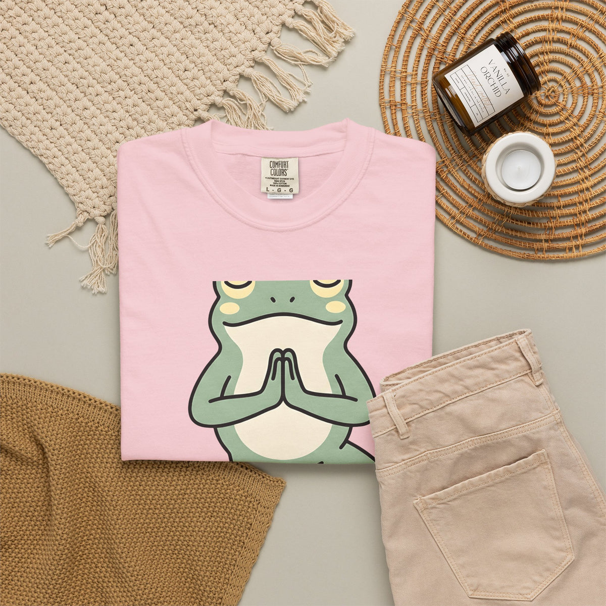 Yoga Frog T-Shirt Yoga Nature Gift Women Sketch T-Shirt Toad T-Shirt Yoga Enthusiast Drawing Illustration Wildlife Graphic Clean Standing Pose