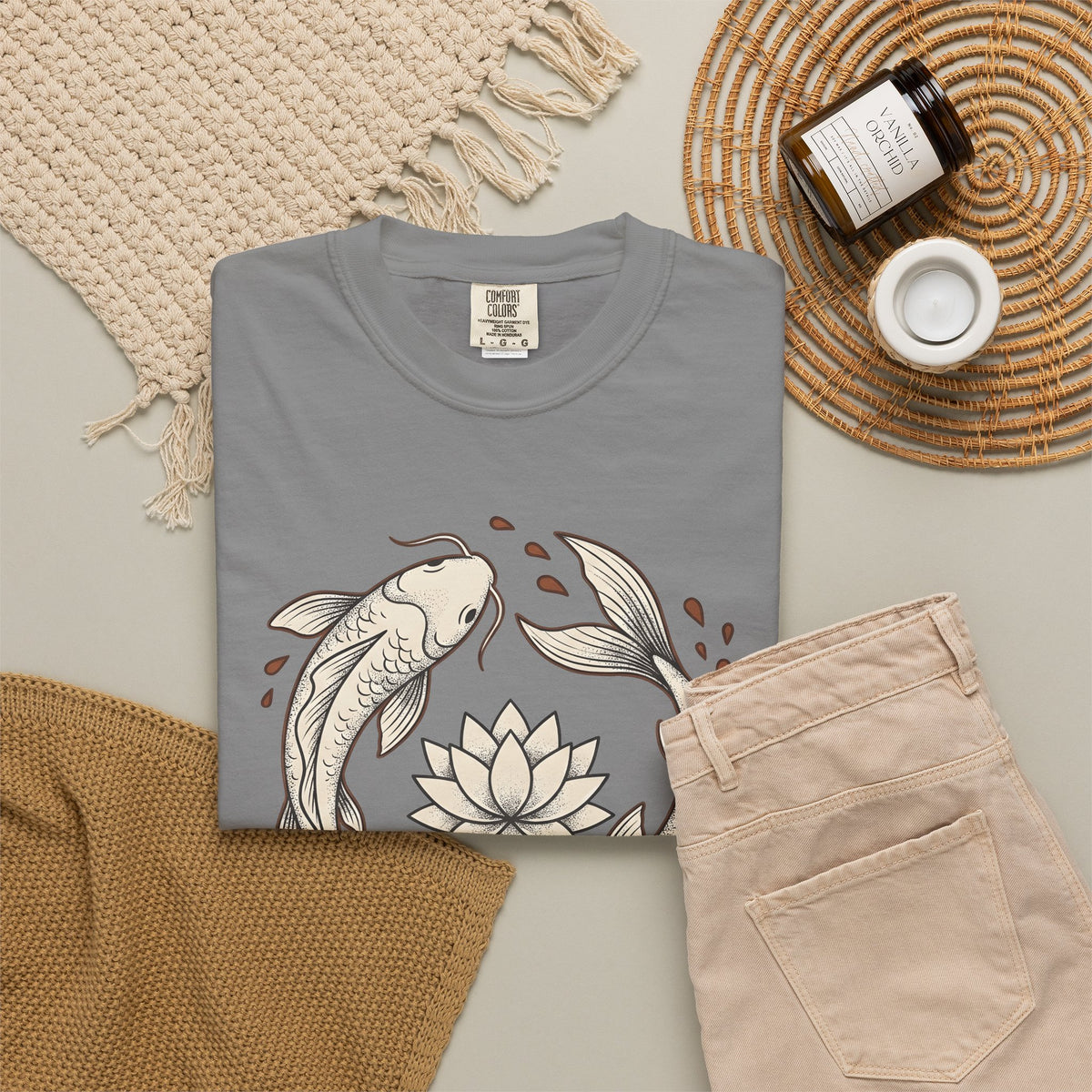 Koi Fish T-Shirt Koi Fish Calm Gift Women Folk Art T-Shirt Carp T-Shirt Koi Fan Naïve Art T-Shirt Serene Graphic Outline Flower T-Shirt