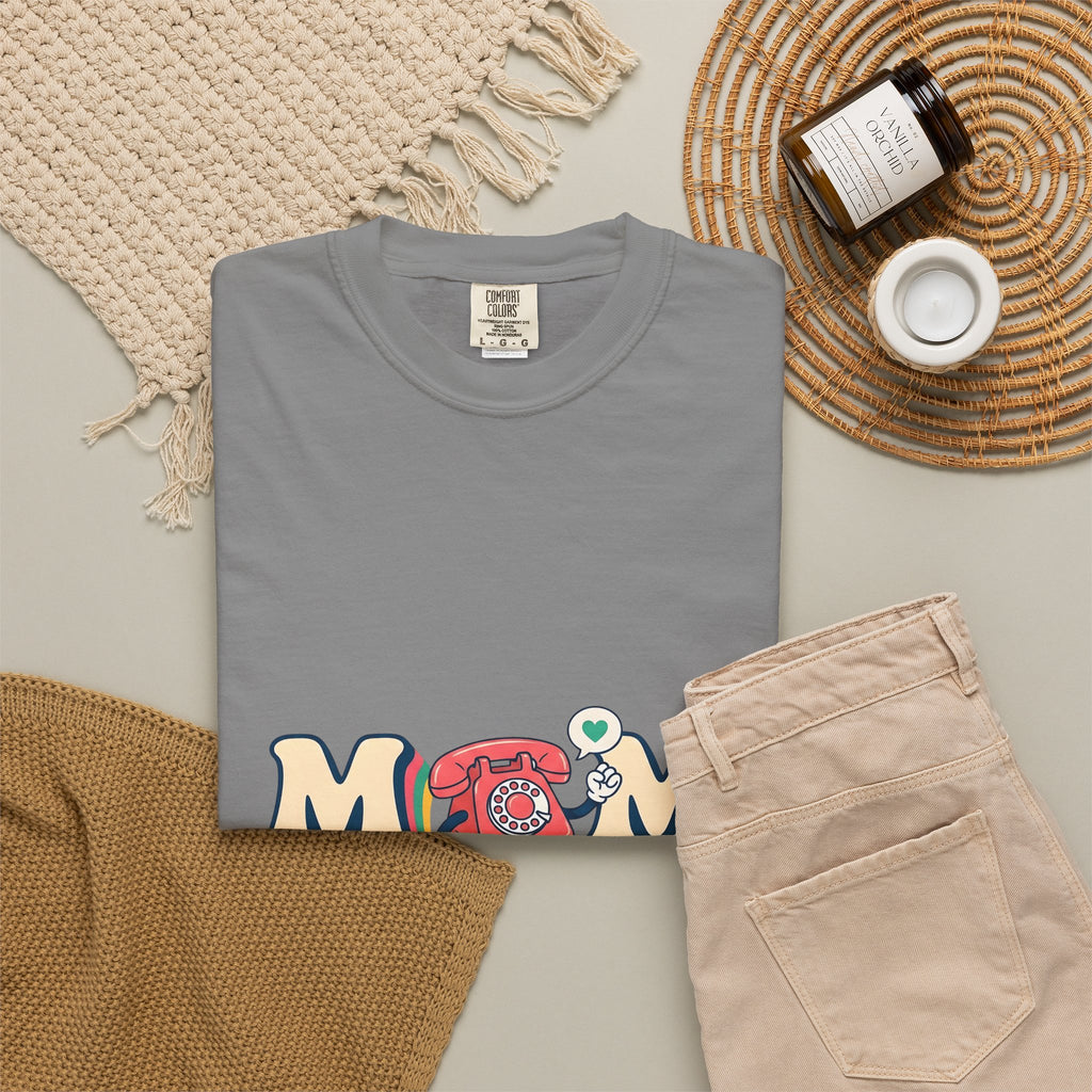 Vintage Phone T-Shirt Moms Relatives Gift Women Comic T-Shirt Old Phone T-Shirt Mother Fan Cartoon T-Shirt Family Graphic Classic Love Symbol