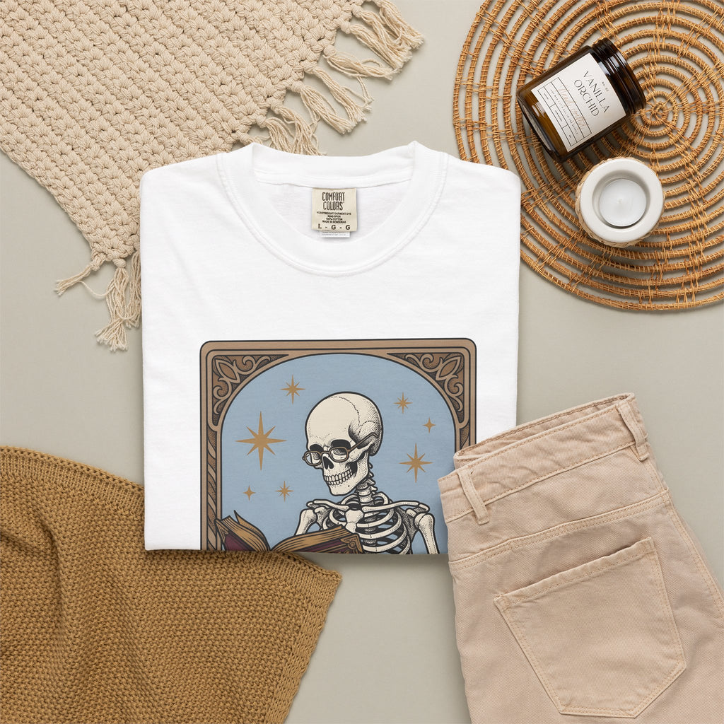 Skeleton Reading Book T-Shirt Gothic Academic Gift Women Vintage T-Shirt Skeleton T-Shirt Dark Fan Retro T-Shirt Scholar Graphic Tarot Coffee Cup
