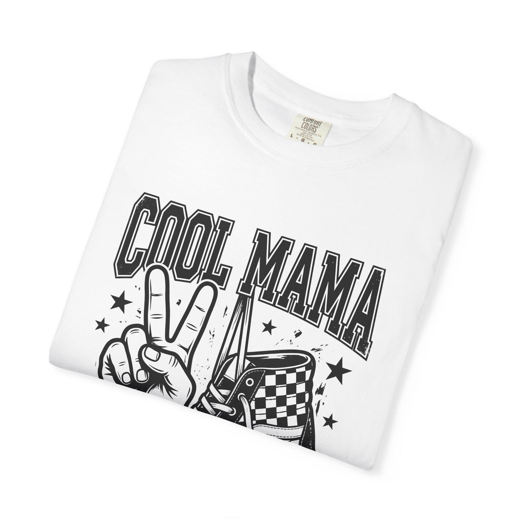Peace Hand Sneaker T-Shirt Moms Streetwear Gift Women Grunge T-Shirt Hand Sneaker T-Shirt Motherhood Enthusiast Distressed T-Shirt Urban Graphic