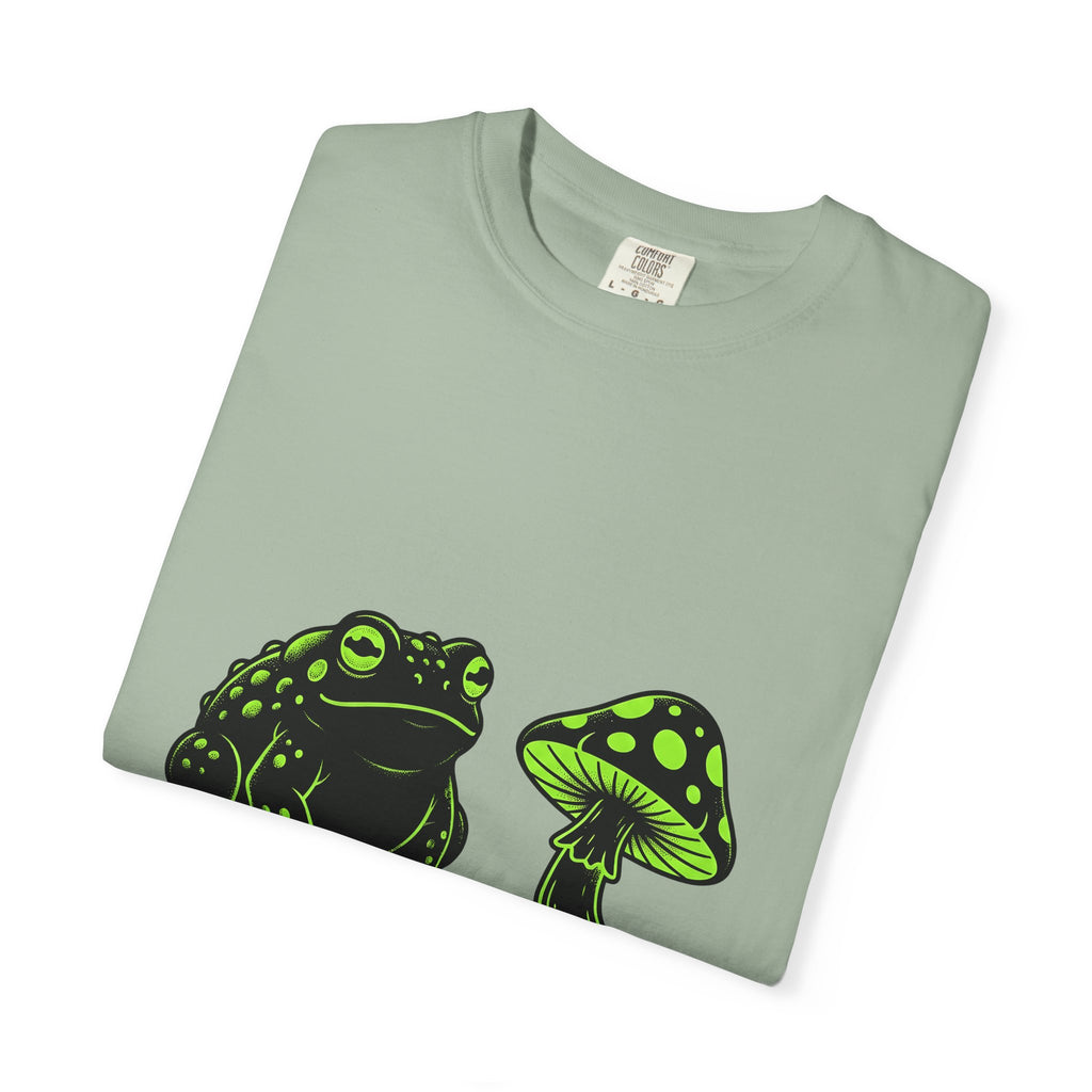 Toad Fungus T-Shirt Halloween Spells Gift Women Dark T-Shirt Chytrid T-Shirt Horror Fan Gothic T-Shirt Magic Graphic Retro Glow T-Shirt