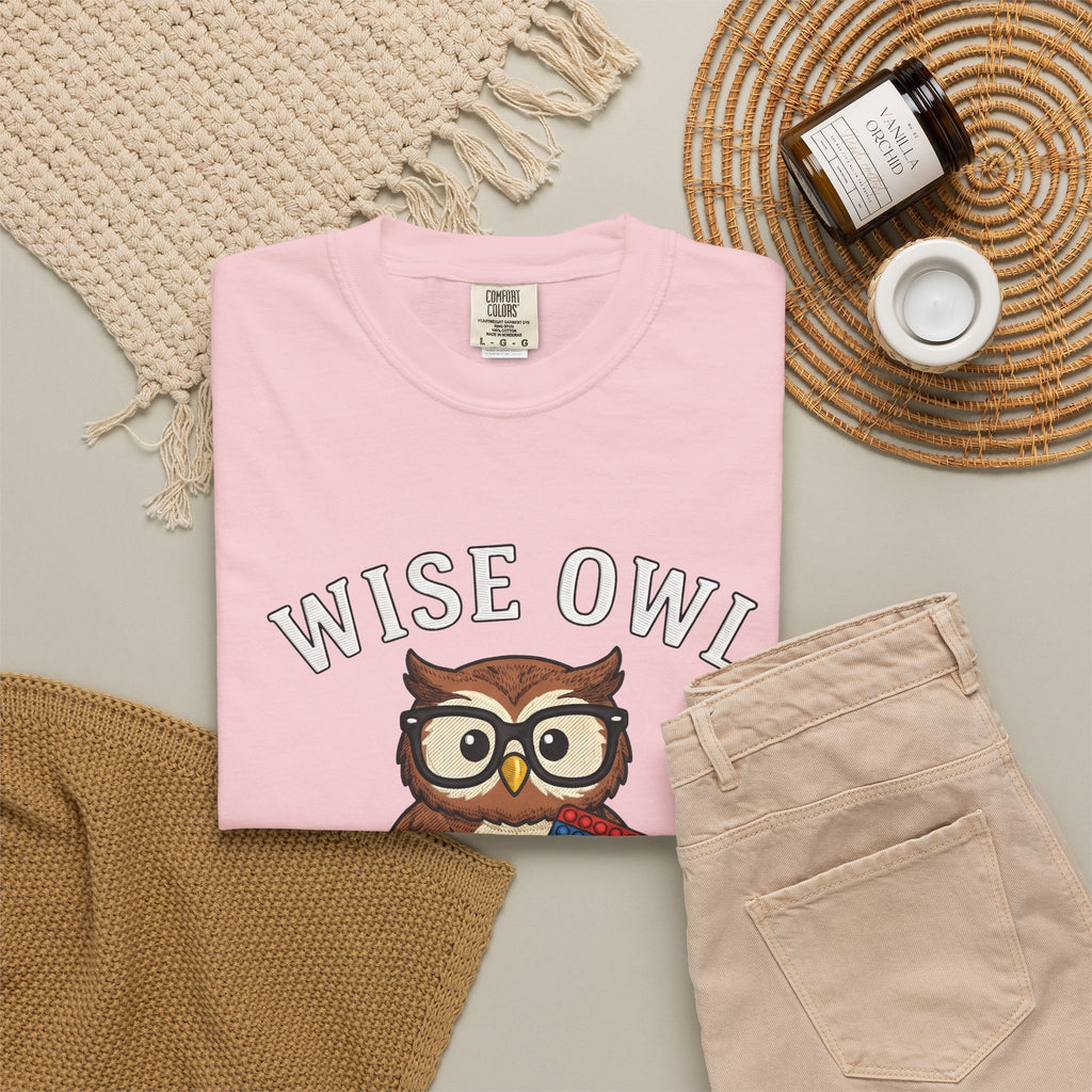 Owl Glasses T-Shirt Teachers Education Gift Women Cartoon T-Shirt Spectacles T-Shirt Educator Enthusiast Comic T-Shirt Learning Graphic Vintage