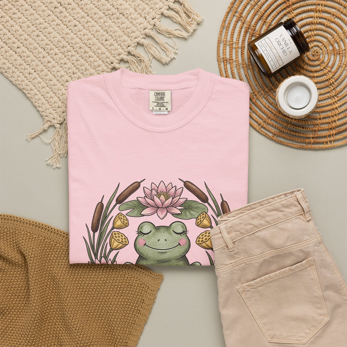 Frog Lotus Blossom T-Shirt Boho Chic Environment Gift Women Line Art T-Shirt Toad T-Shirt Bohemian Fan Minimalist T-Shirt Eco Graphic Distressed
