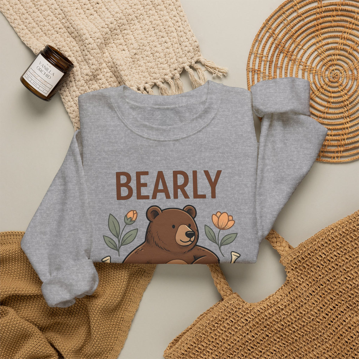 Bear Golf Sweatshirt Golf Wildlife Gift Women Comic Sweatshirt Teddy Sweatshirt Golfer Fan Cartoon Sweatshirt Animal Graphic Retro Floral Sweatshirt