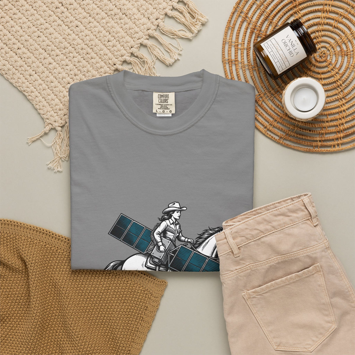 Cowgirl Riding Horse T-Shirt Cowgirl Western Gift Women Vintage T-Shirt Horseback Rider T-Shirt Cowgirl Fan Retro T-Shirt Rodeo Graphic Hand Drawn