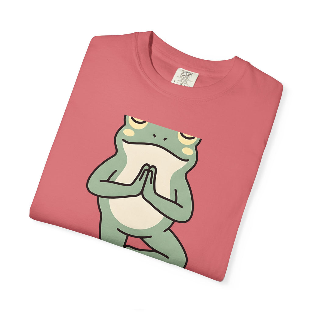 Yoga Frog T-Shirt Yoga Nature Gift Women Sketch T-Shirt Toad T-Shirt Yoga Enthusiast Drawing Illustration Wildlife Graphic Clean Standing Pose