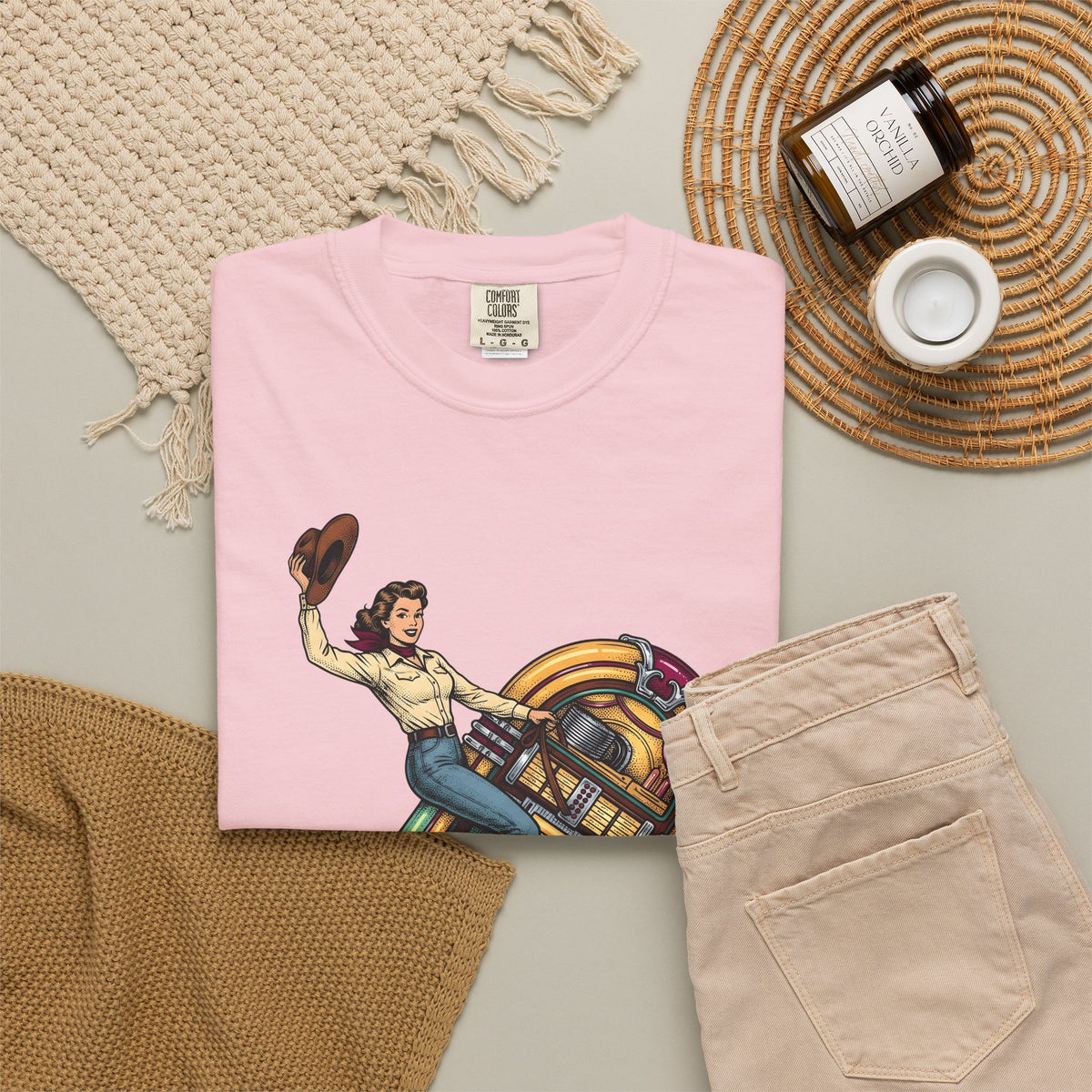 Cowgirl Jukebox T-Shirt Cowgirl Audio Gift Women Farmhouse T-Shirt Jukebox T-Shirt Cowgirl Fan Rustic T-Shirt Sound Graphic Mid Century Cowboy