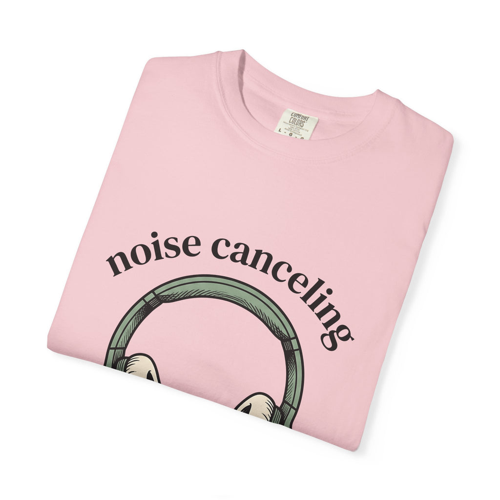 Headphones T-Shirt Mom Humor Gift Women Hand Drawn T-Shirt Earphones T-Shirt Mother Fan Illustrated T-Shirt Funny Graphic Minimalist Arch Text