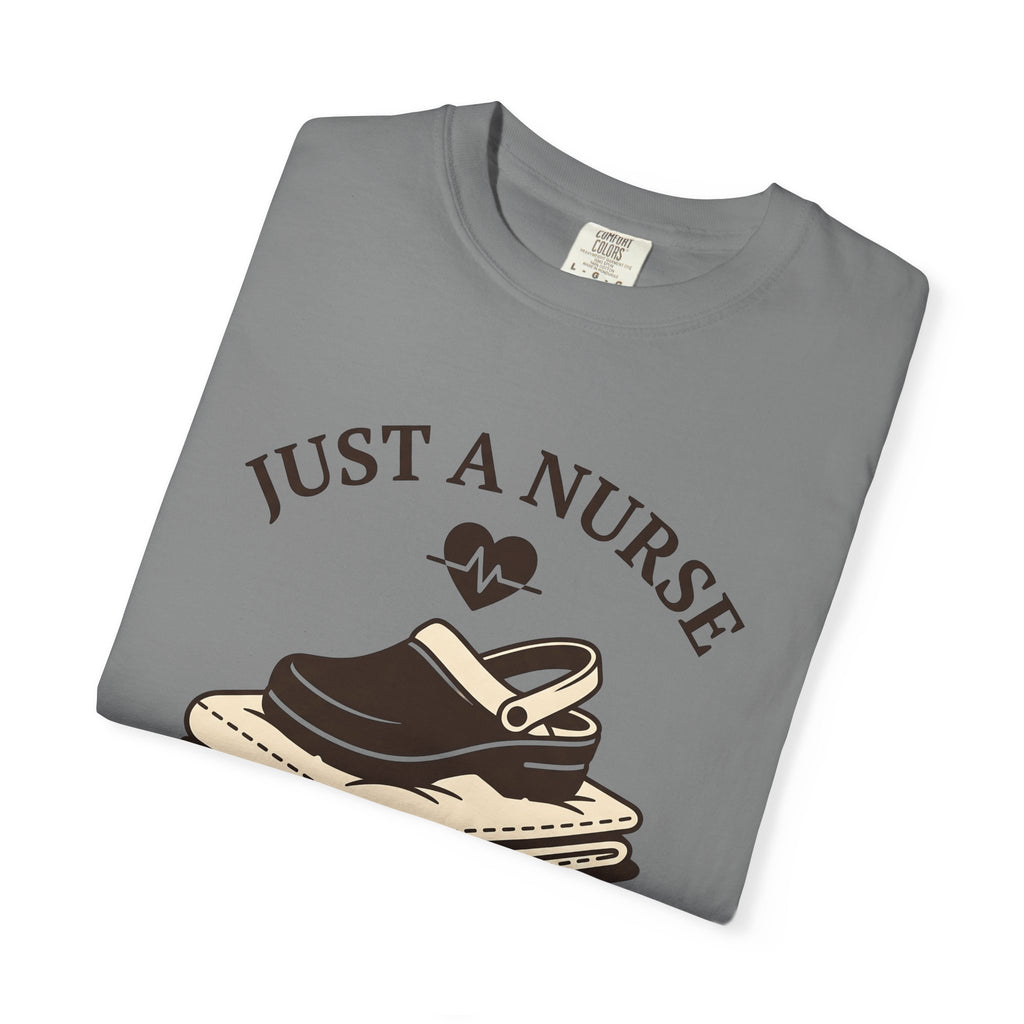 Nursing Shoe T-Shirt Nurses Healthcare Gift Women Line Art T-Shirt Nursing Clog T-Shirt Nurse Enthusiast Illustration Graphic Medical Design Old