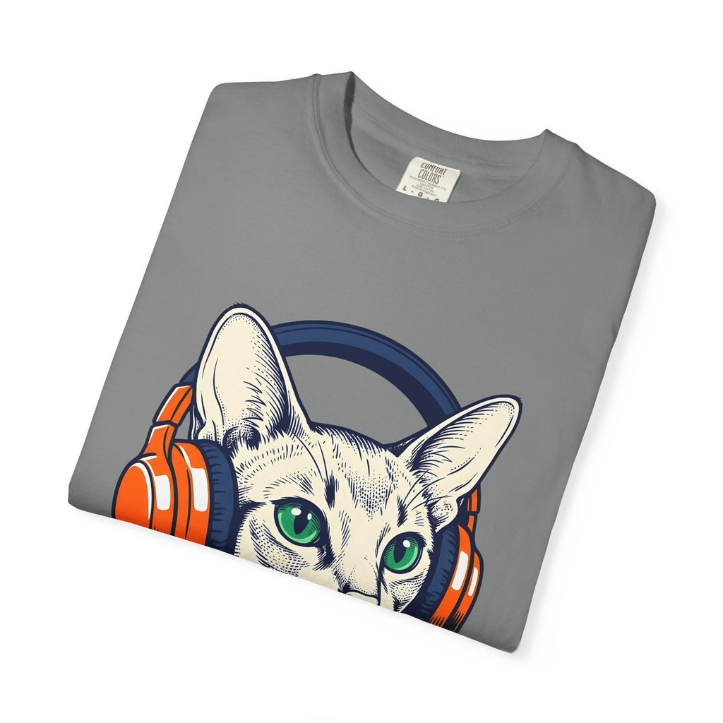 Cat Earphones T-Shirt Cat Sound Gift Women Minimalist T-Shirt Headphones T-Shirt Cat Fan Earphone T-Shirt Audio Graphic Classic Audio Gear T-Shirt