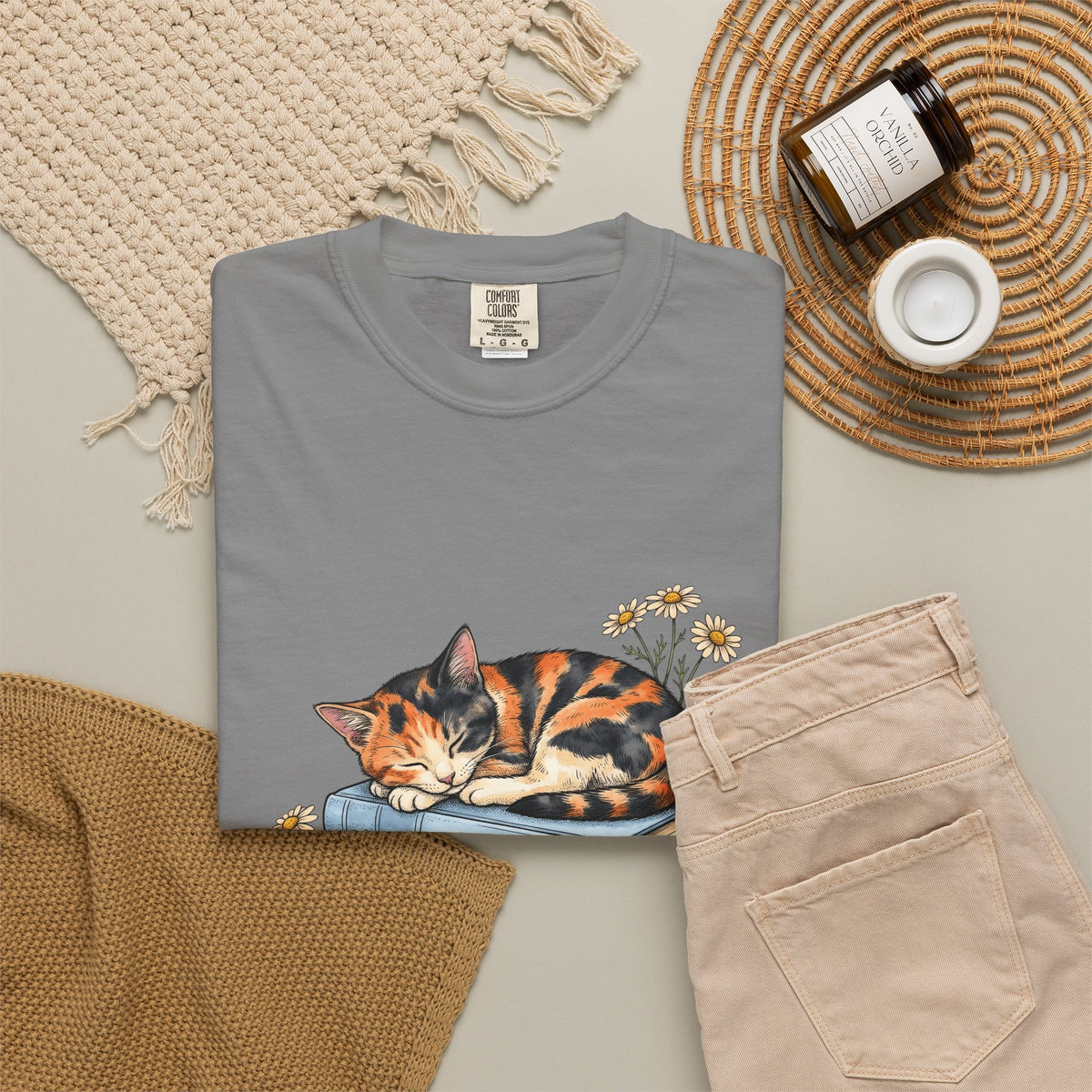 Calico Cat T-Shirt Cat Floral Gift Women Hand Drawn T-Shirt Kitten T-Shirt Cat Fan Illustrated Graphic Vintage Books T-Shirt