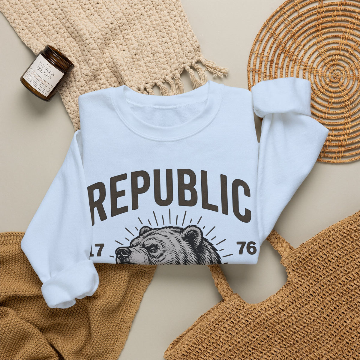 Bear Face Sweatshirt America Flag Gift Women Retro Sweatshirt Ursine Sweatshirt Patriot Fan Vintage Sweatshirt Banner Graphic Sketch Arrow Sweatshirt