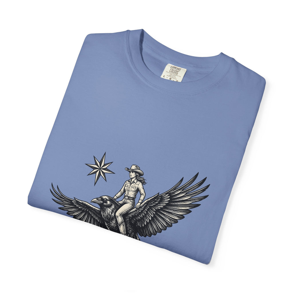 Cowgirl On Raven Cowgirl Travel Gift Country Horsewoman Cowboy Fan Rustic Adventure Retro T-Shirt