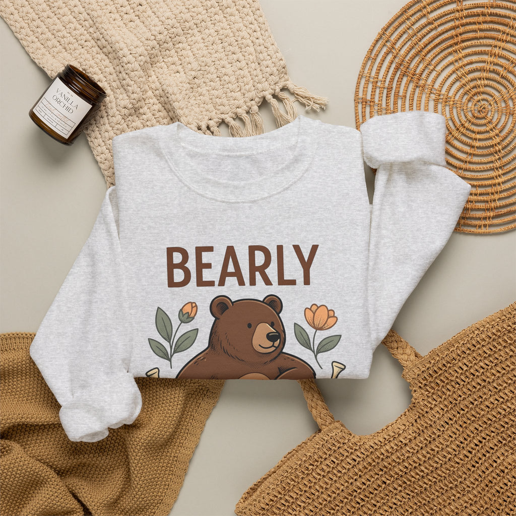 Bear Golf Sweatshirt Golf Wildlife Gift Women Comic Sweatshirt Teddy Sweatshirt Golfer Fan Cartoon Sweatshirt Animal Graphic Retro Floral Sweatshirt