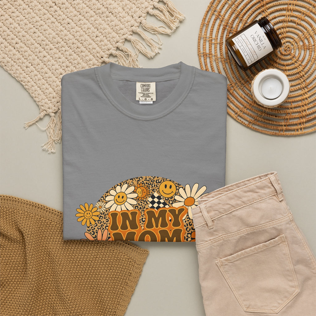 Smiley Flowers T-Shirt Moms Aesthetic Gift Women Boho T-Shirt Happy Face T-Shirt Motherhood Enthusiast Hippie T-Shirt Visual Design Retro Leopard
