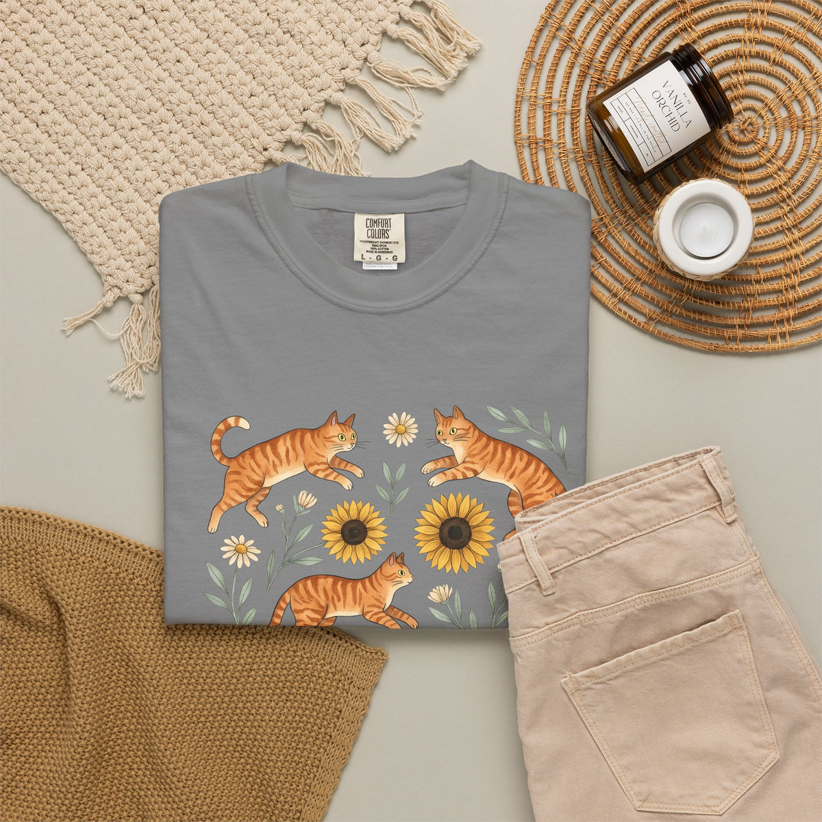 Ginger Cats T-Shirt Cat Flower Gift Women Cartoon T-Shirt Orange Cat T-Shirt Cat Fan Feline Graphic Illustration Comic T-Shirt Sketch Sunflower