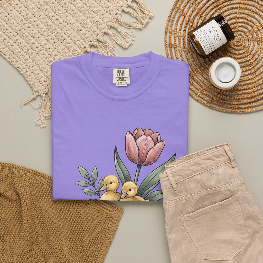 Baby Ducks Watering Pot T-Shirt Easter Garden Gift Women Sketch T-Shirt Duckling T-Shirt Spring Fan Doodle T-Shirt Gardening Graphic Retro Flower