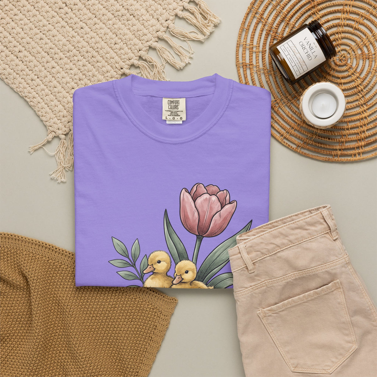 Baby Ducks Watering Pot T-Shirt Easter Garden Gift Women Sketch T-Shirt Duckling T-Shirt Spring Fan Doodle T-Shirt Gardening Graphic Retro Flower