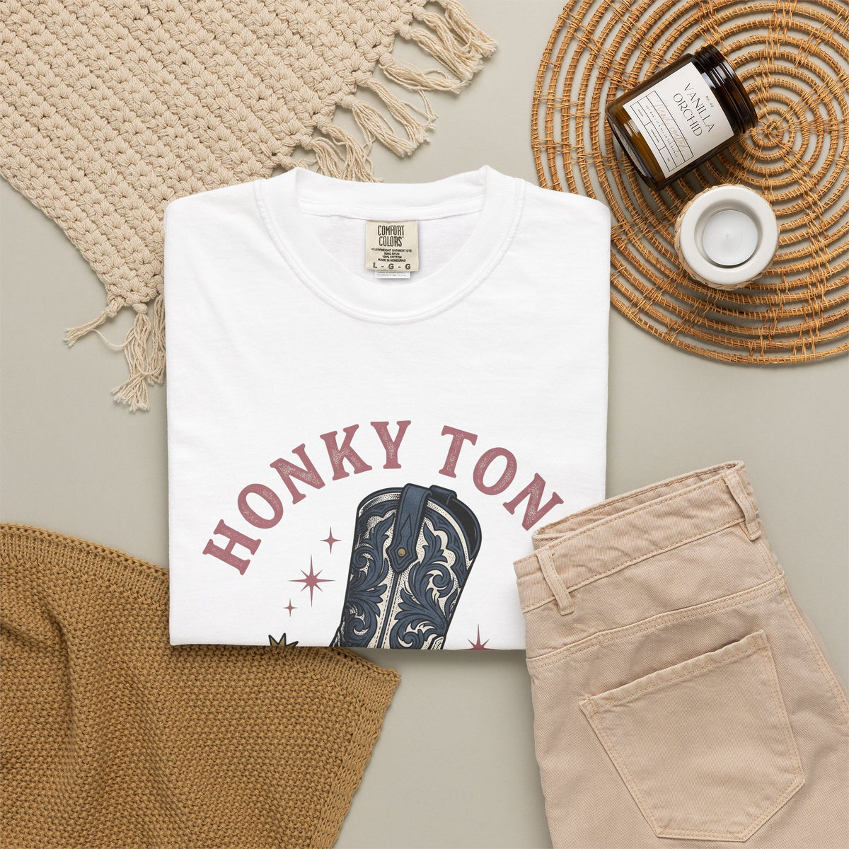 Leather Boot T-Shirt Cowgirl Equine Gift Women Hand Drawn T-Shirt Boot T-Shirt Cowgirl Fan Illustrated T-Shirt Horse Graphic Country Blossom T-Shirt