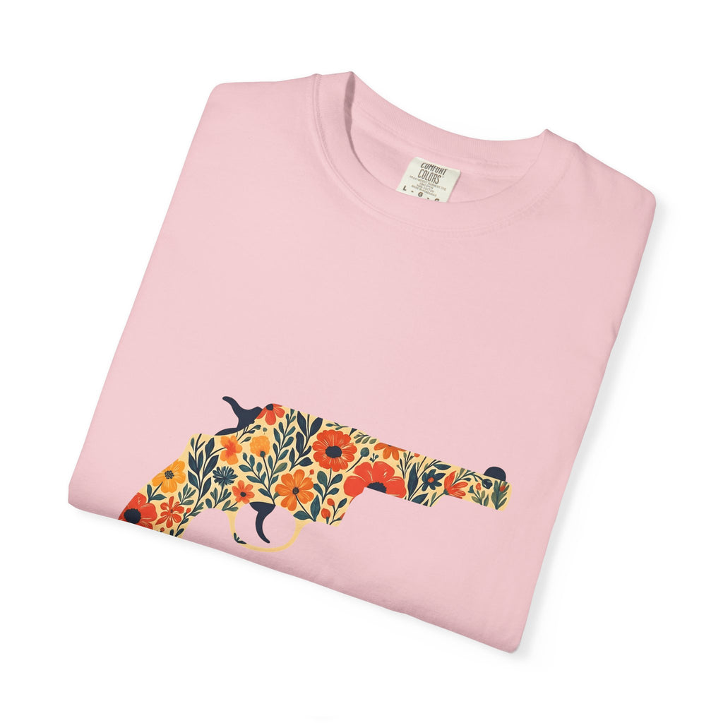 Floral Pistol T-Shirt Cowgirl Western Gift Women Boho T-Shirt Gun T-Shirt Rodeo Fan Hippie T-Shirt Country Graphic Minimal Wildflowers T-Shirt