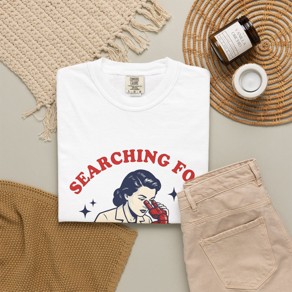 Scientist Magnifier T-Shirt Funny Jokes Gift Women Hand Drawn T-Shirt Lab T-Shirt Humor Fan Illustrated T-Shirt Pun Graphic Cartoon Twinkles T-Shirt