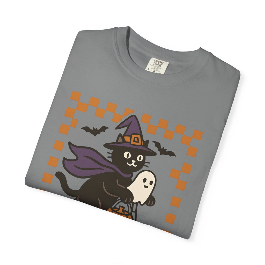 Witch Kitty Design T-Shirt Cat Holiday Gift Women Cute T-Shirt Cat Lady T-Shirt Feline Fan Kawaii T-Shirt Halloween Graphic Vintage Jack-O-Lantern