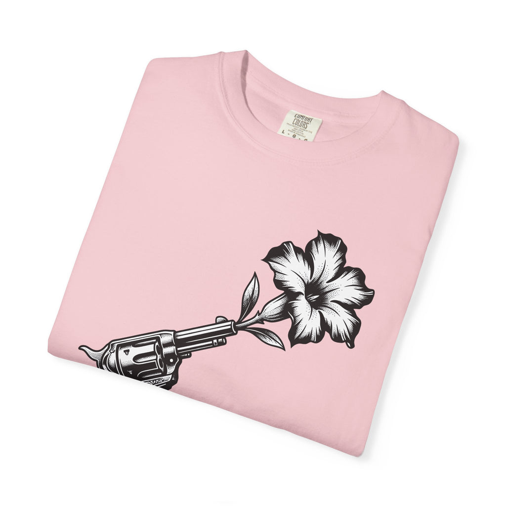 Revolver Flower T-Shirt Cowgirl Western Gift Women Tattoo T-Shirt Gunflower T-Shirt Rodeo Fan Traditional T-Shirt Country Graphic Vintage Hibiscus