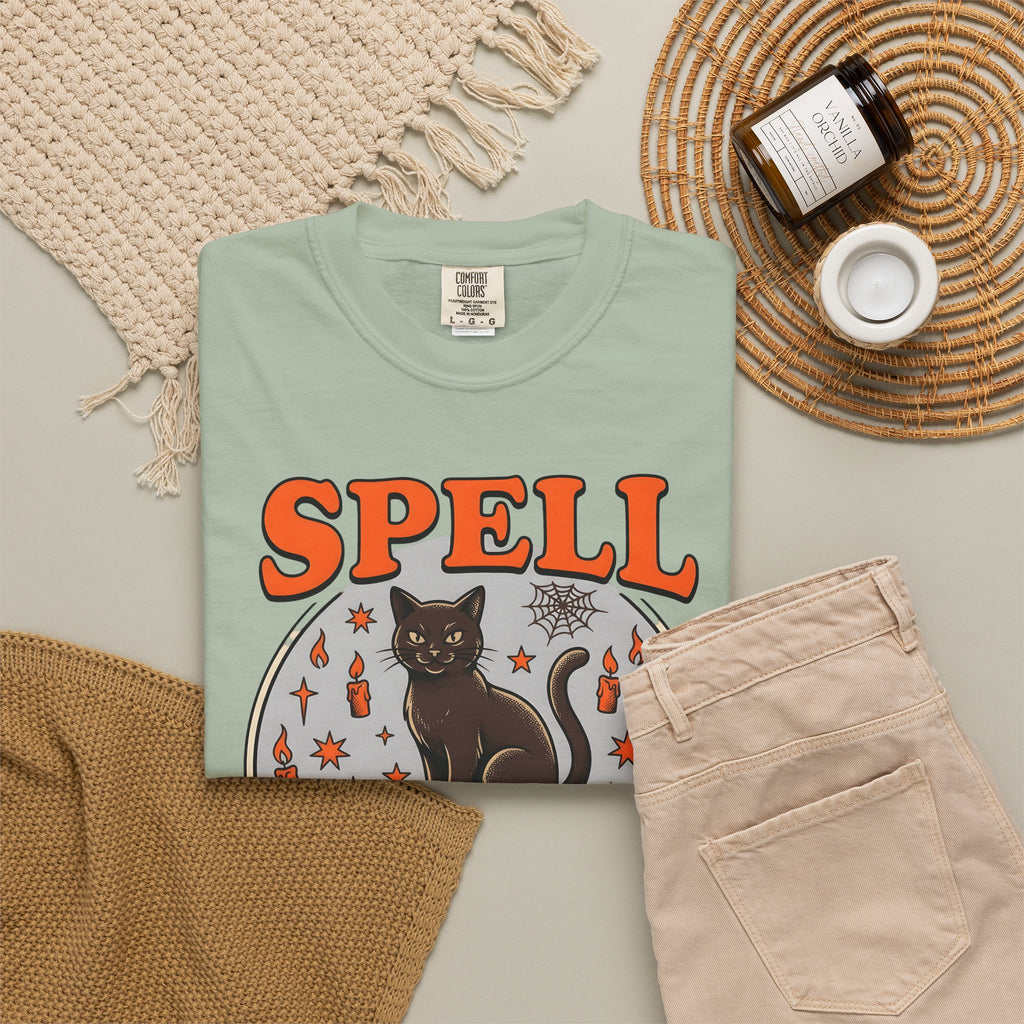 Black Cat T-Shirt Halloween Witchcraft Gift Women Vintage T-Shirt Cat T-Shirt Horror Fan Occult Graphic T-Shirt Retro Spell