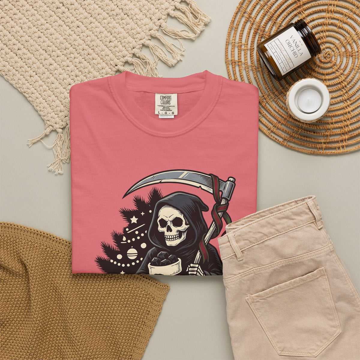 Death Figure T-Shirt Christmas Dark Gift Women Distressed T-Shirt Grim Reaper T-Shirt Xmas Fan Gothic T-Shirt Macabre Graphic