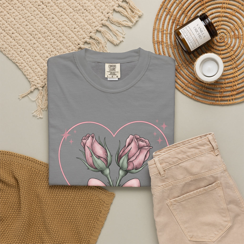 Flower Bouquet T-Shirt Floral Love Gift Women Watercolor T-Shirt Floral Arrangement T-Shirt Flower Fan Watercolour T-Shirt Romance Graphic Retro