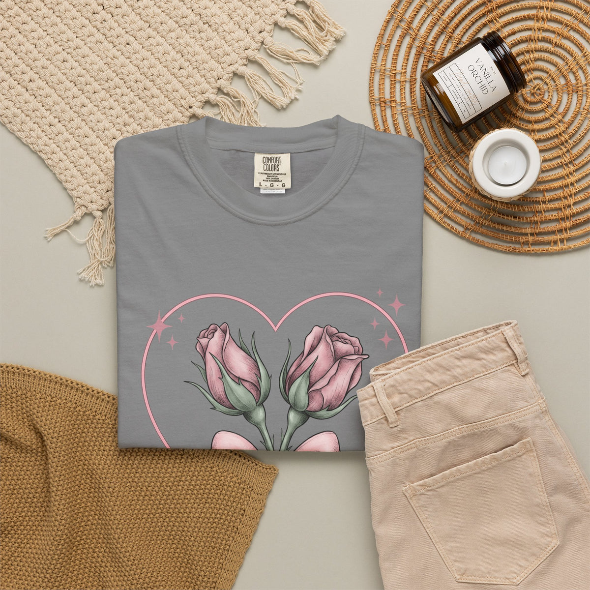 Flower Bouquet T-Shirt Floral Love Gift Women Watercolor T-Shirt Floral Arrangement T-Shirt Flower Fan Watercolour T-Shirt Romance Graphic Retro
