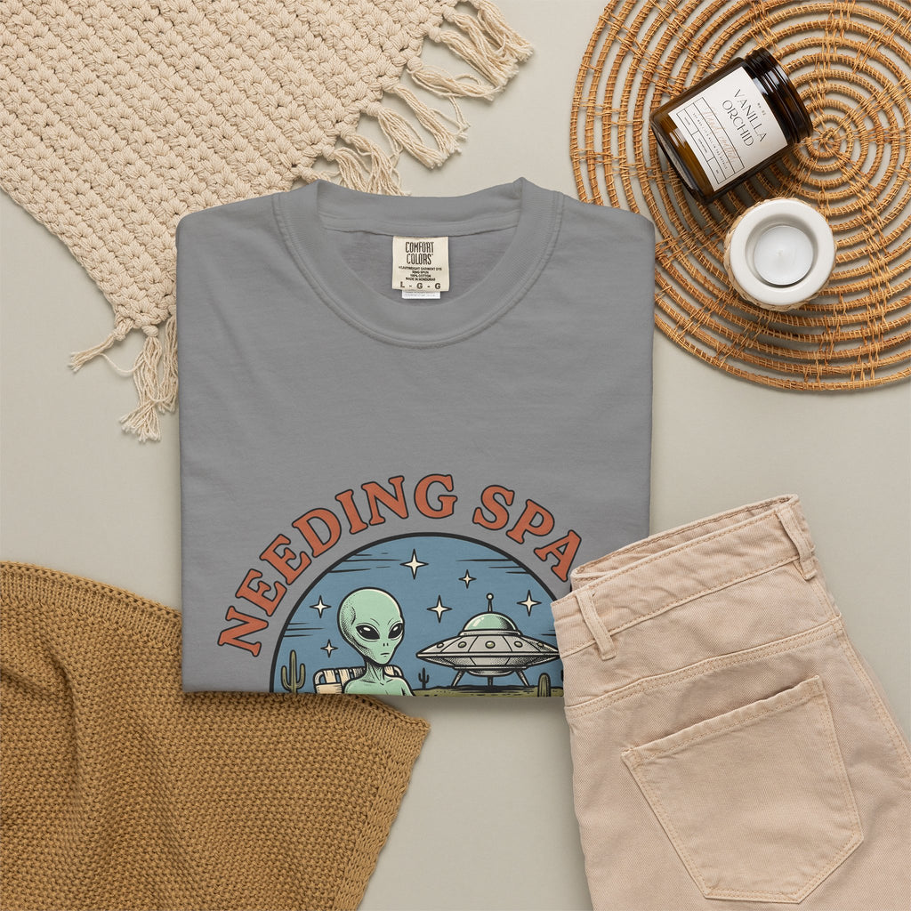 Alien Graphic T-Shirt Alien Humor Gift Women Vintage T-Shirt Ufo T-Shirt Extraterrestrial Fan Alienware T-Shirt Comedy Graphic Retro Spaceship