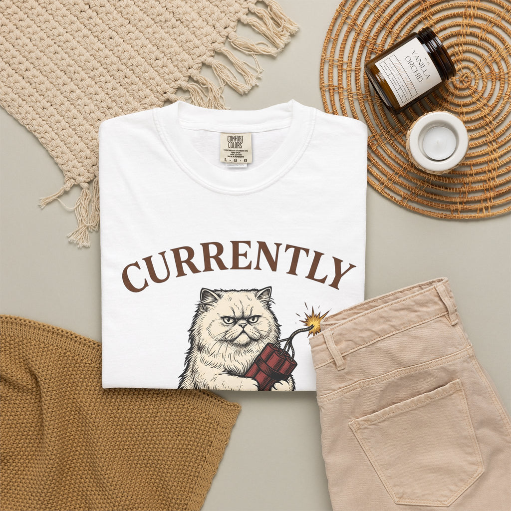 Upset Cat T-Shirt Funny Wildlife Gift Women Old School T-Shirt Angry Cat T-Shirt Humor Fan Vintage T-Shirt Animal Graphic Doodle Explosion T-Shirt