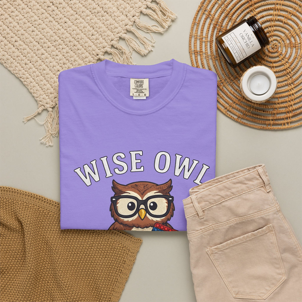 Owl Glasses T-Shirt Teachers Education Gift Women Cartoon T-Shirt Spectacles T-Shirt Educator Enthusiast Comic T-Shirt Learning Graphic Vintage