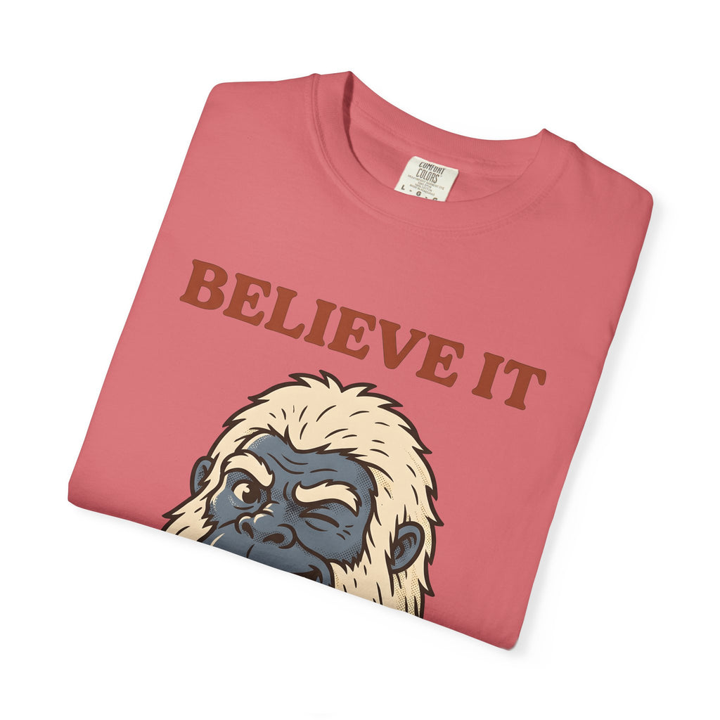 Abominable Snowman Face T-Shirt Christmas Jokes Gift Women Comic T-Shirt Yeti T-Shirt Xmas Fan Cartoon T-Shirt Pun Graphic Retro Holiday Lights