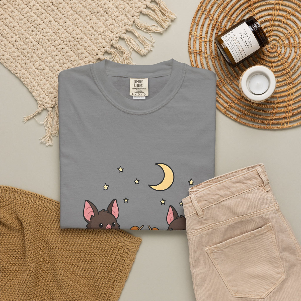 Bat Drawing T-Shirt Halloween Creatures Gift Women Charming T-Shirt Bat T-Shirt Spooky Fan Cartoon T-Shirt Monster Graphic Animated Gourd T-Shirt