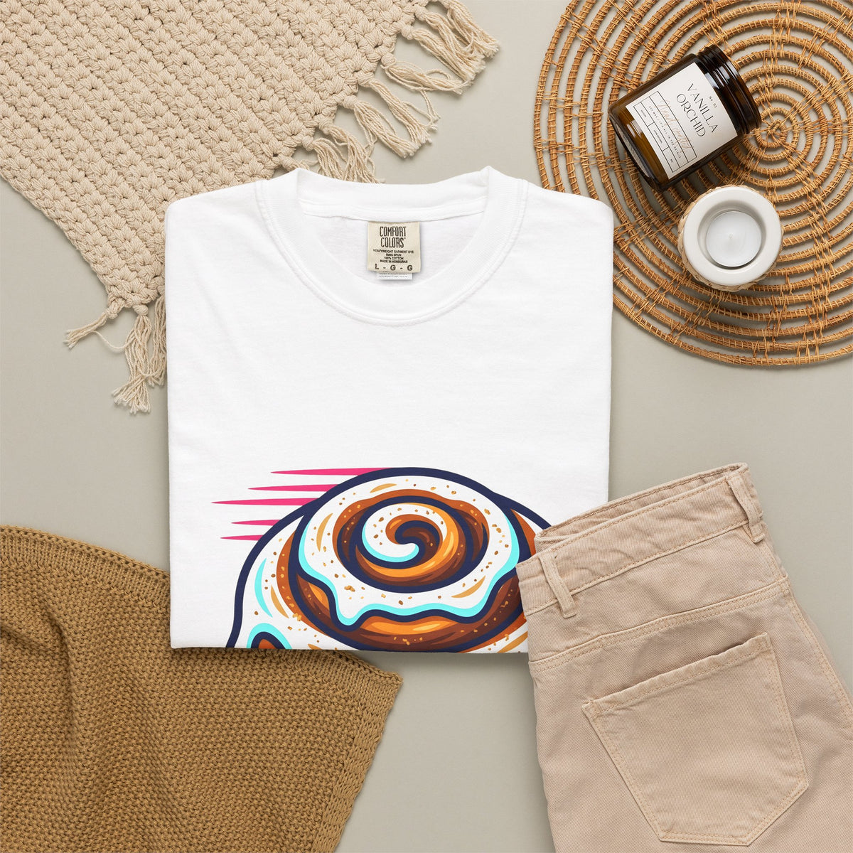 Cinnamon Pastry T-Shirt Desserts Bakery Gift Women Line Art T-Shirt Danish T-Shirt Dessert Fan Illustration T-Shirt Bakery Design Classic Topping
