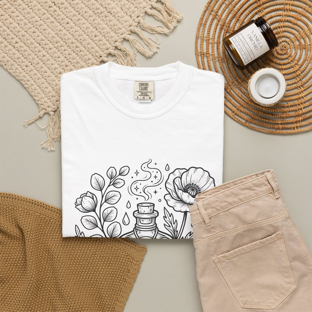 Magic Bottle T-Shirt Halloween Spells Gift Women Sketch T-Shirt Genie Bottle T-Shirt Horror Fan Mystic Drawing Graphic Retro Flower T-Shirt