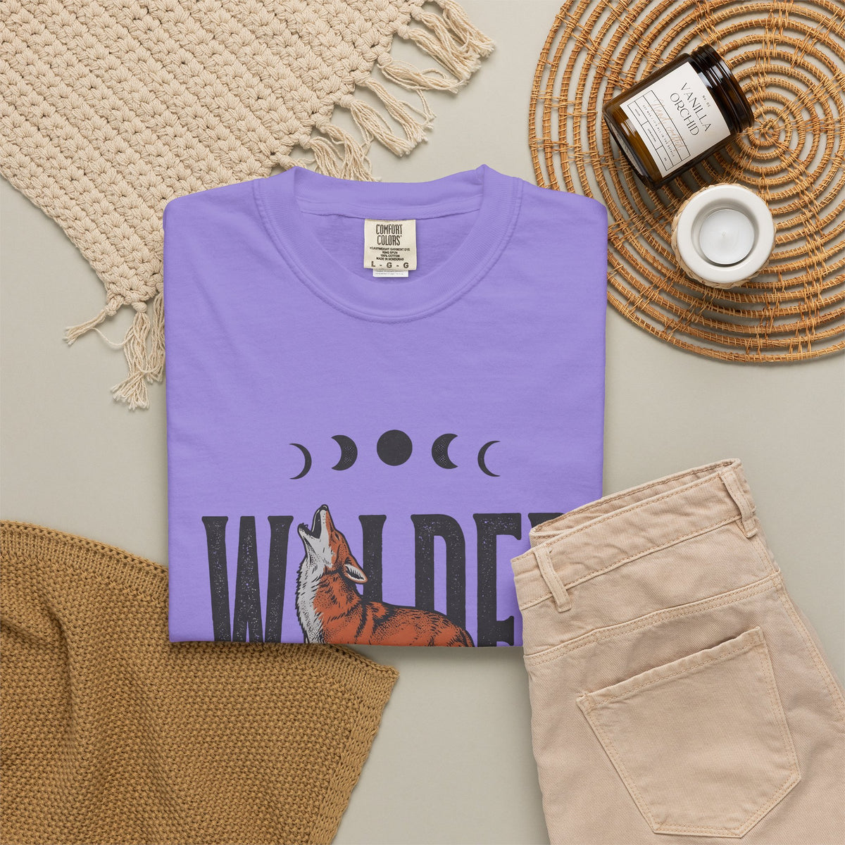 Howling Wolf T-Shirt Boho Chic Nature Gift Women Vintage T-Shirt Wolf T-Shirt Bohemian Fan Retro T-Shirt Environmental Graphic Hand Drawn Moon