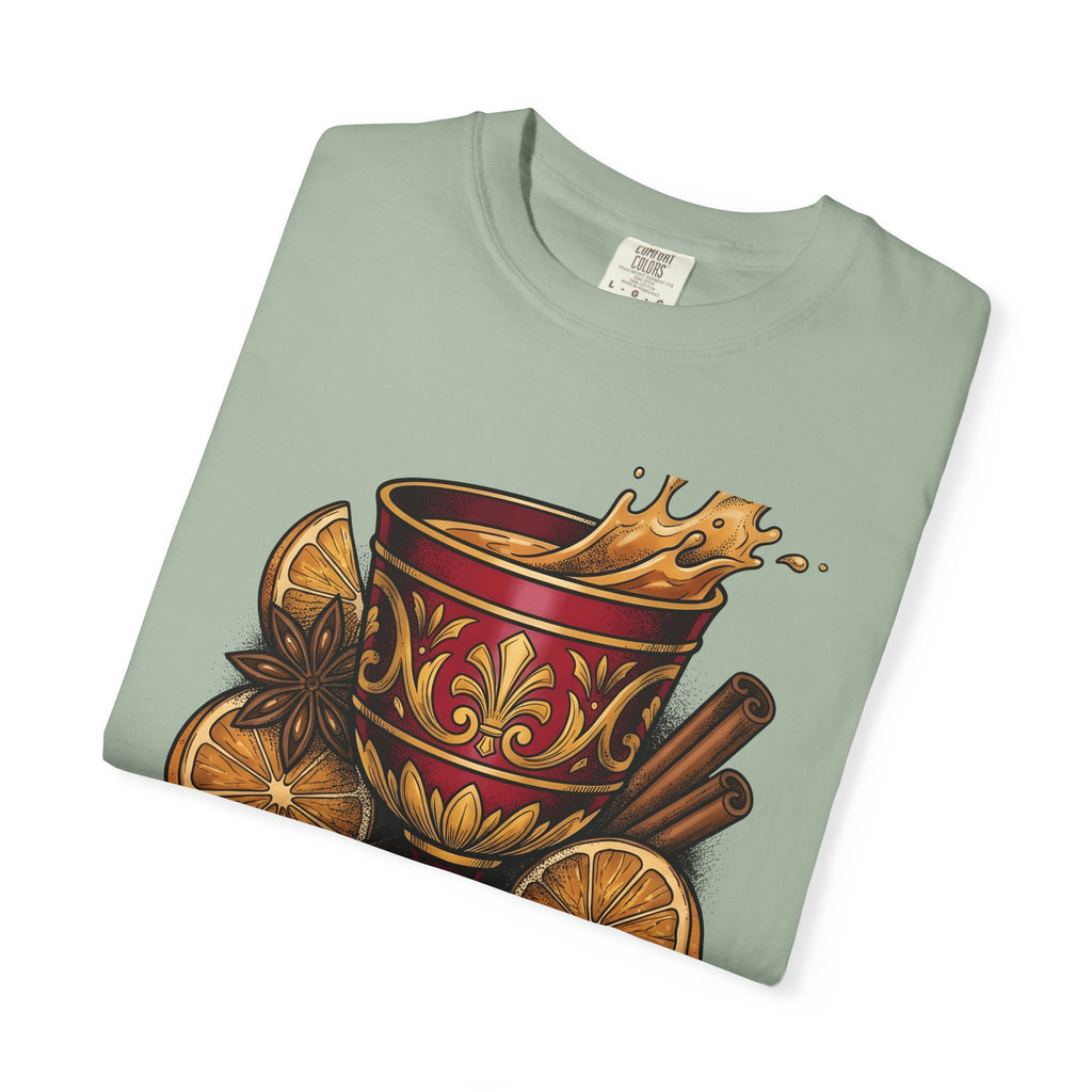 Hot Spiced Drink Holiday Yuletide Gift Farmhouse Mulled Wine Christmas Fan Rustic Winter Outline T-Shirt