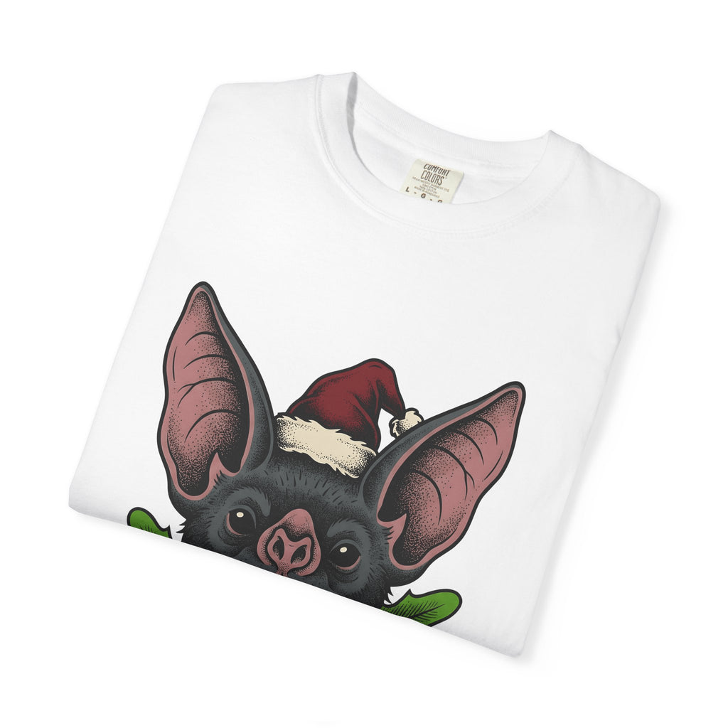 Bat Christmas Hat T-Shirt Christmas Alternative Gift Women Traditional T-Shirt Santa Hat T-Shirt Xmas Fan Vintage T-Shirt Gothic Graphic Retro