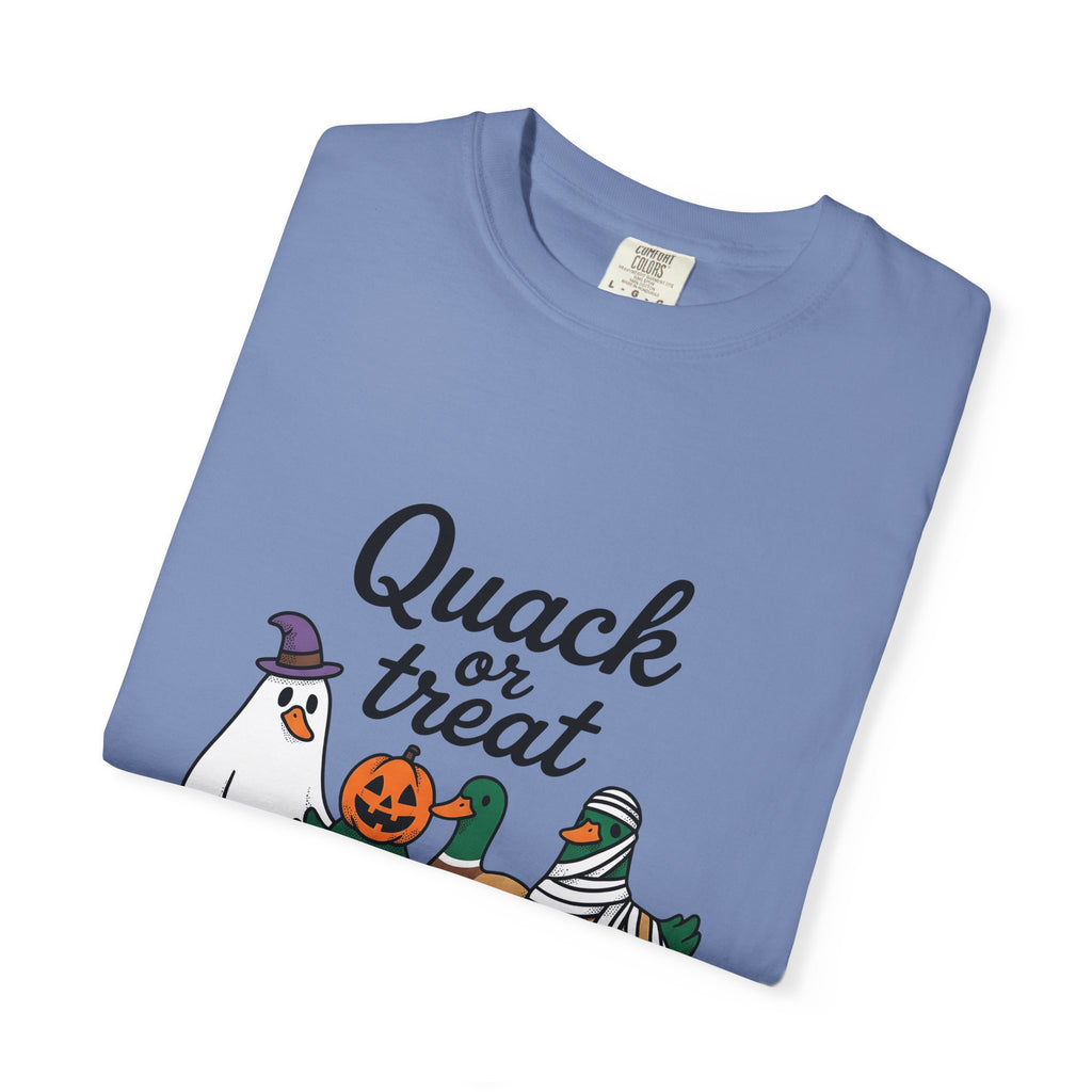 Duck Attire T-Shirt Halloween Pets Gift Women Animated T-Shirt Duckling T-Shirt Spooky Fan Cartoon T-Shirt Animal Graphic Hand Drawn Jack O Lantern